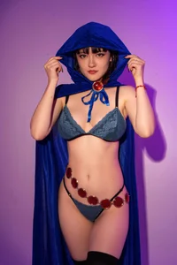 Emily_amaura Your horny witch slika 2