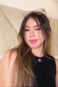 Abril_valen You’re effortlessly charming, and that’s rather dangerous Kuva 3