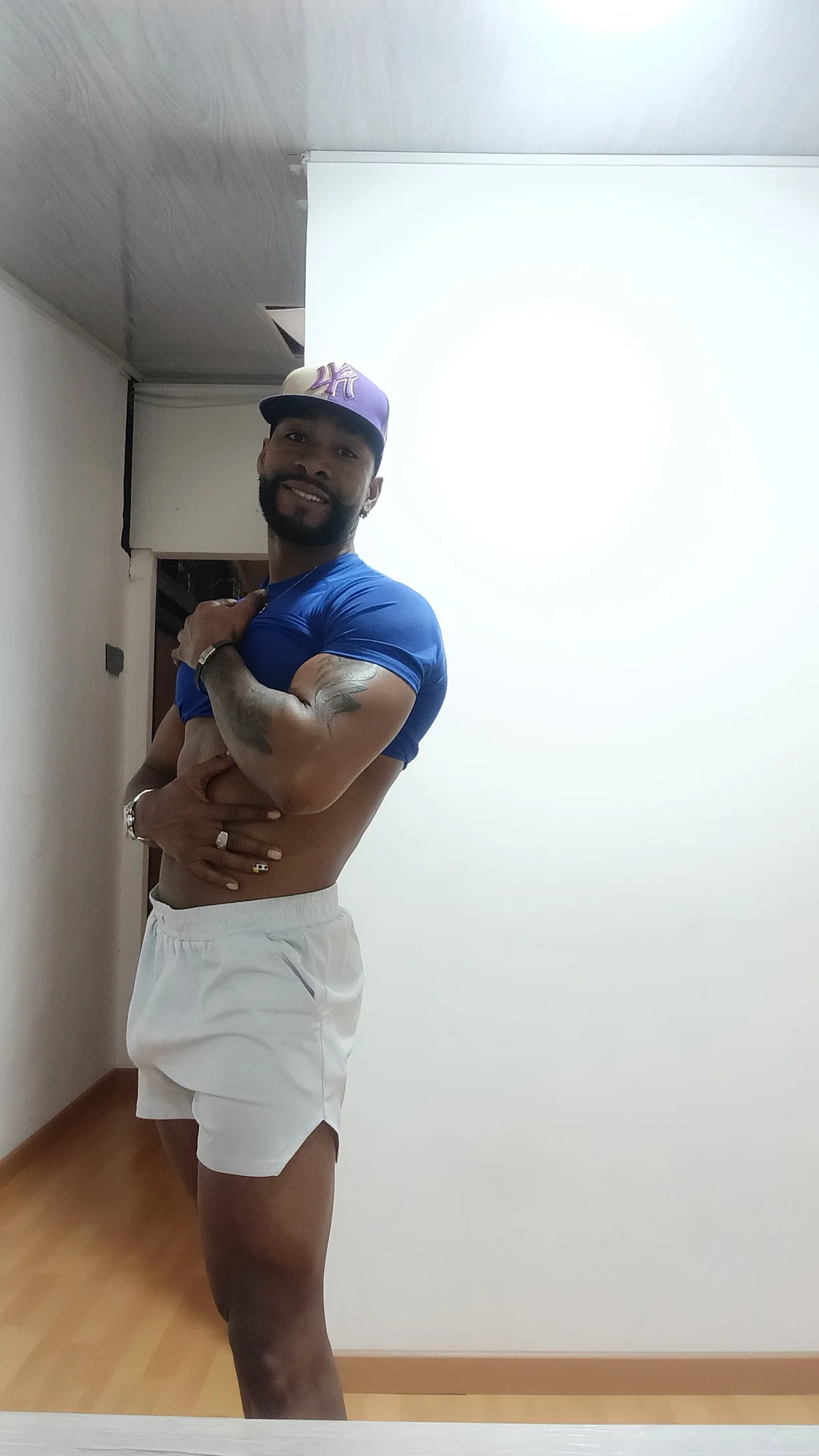 Трендове зображення  2535 Dante_Knox