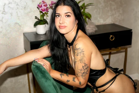 SarraRay Bedroom confessions Hình 4