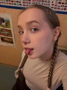 bambi_lu i am a good student!👓 Pic