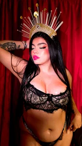 antonella_contti_ 🔥 Elegance with a sinful touch. Foto 4