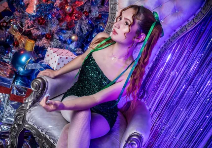 AdelaineBest: Xmas is here with me🎅🏻 ( 5 фото)