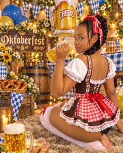 CorinabakerOctober fest图片 2