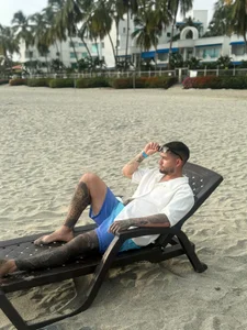 Beach Time 🏝️🌞 de matteosantos  8 photos