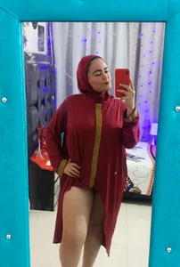 MarianFadel A WONDERFULLY HORNY WOMAN 🔥😈 Foto 2