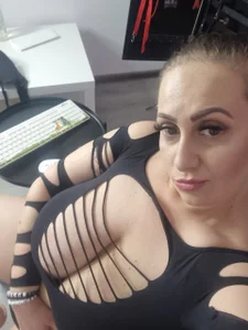 AvaSquirtMilf 🍑😜💜 Foto