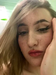<3