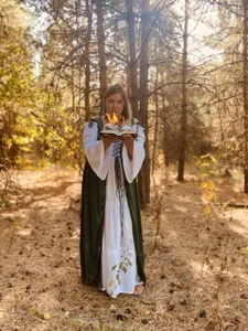 NikaSkylinkI'm a witch at heart...图片 4