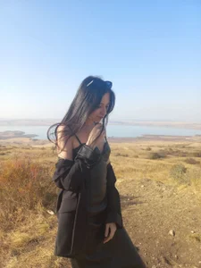 Public od Only___Yours  4 snímek