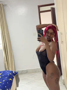 Lil-shawrie Public Pic 3