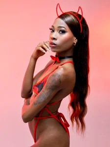 YOUR FAVORITE SEXUAL DEMON💋😈 de queen_katle  2 photos