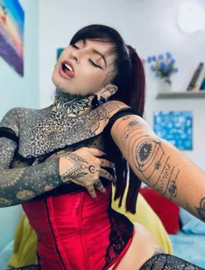 LolaRouse NEW PICS Pic 3