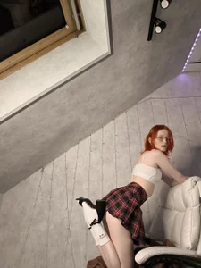 ElizabethHarpper new hair colour Foto 9