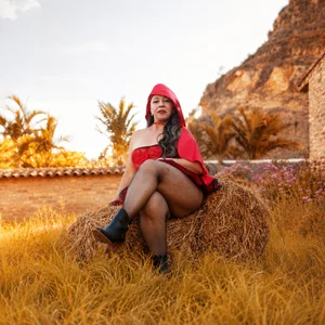 Public od SELENA-VILLAMIL  snímek