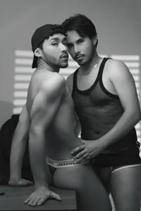 NormanAndLoghan Public Foto 4
