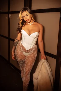 sarah_salis_ Elegance صورة واحدة|sarah_salis_ Elegance صورتان|sarah_salis_ Elegance  6 صور|sarah_salis_ Elegance  6 صورة