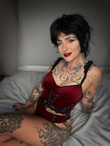 littleinkedblaise666 Just me 😇 Foto 7