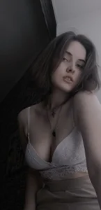 Ally_Young Public Pic