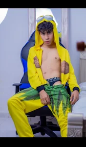 huge_armound Public Immagine 