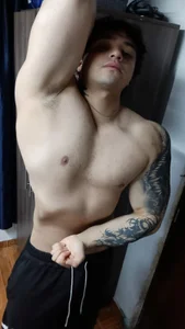 muscular body de Jareth_Brunet  3 Imagens