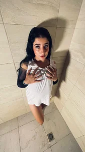 _Linoshka_1 A peeper in my shower 👀 Foto