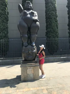 NatashaBrown12Visiting statues of Colombia 🇨🇴图片 4