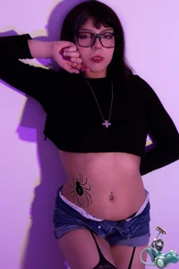 kaoriabyzz_のFeel trapped in my cobwebs🕸️の 7枚の写真