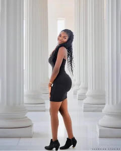 Queenshazz Public slika