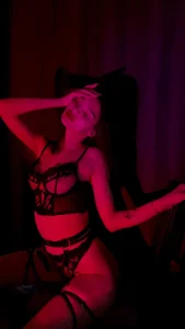 Red vibe💖 od MarciaMarshall  5 snímek