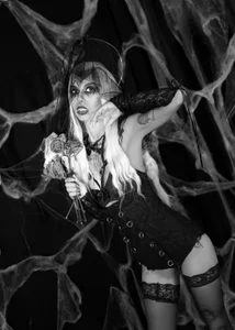 Lunamistyc 🕯️ I’m your forbidden bride tonight Immagine  3