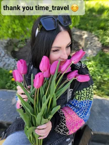 MilfNextDoor20 Don't forget the flowers for the princess! Pic 3