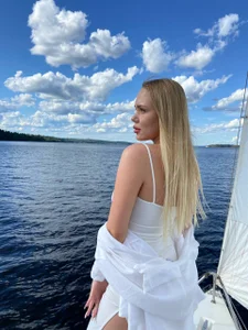 NicoleDunn Hi! Im Chloe Pic 2