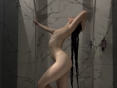 MarlynRobertsen 💦Hot games in the shower💦 Pic 2