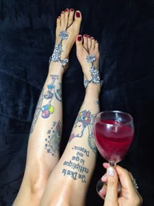 Taraa_Fox feeet Pic 3