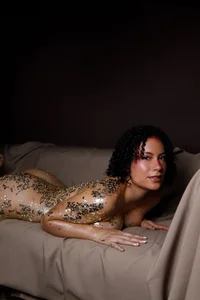 cailynhot Golden girl 圖片 2