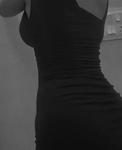 Yours-Zoya Public Billede 3