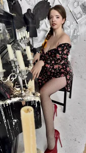 ElizabethBronks Will we play a romance about love? Foto 2