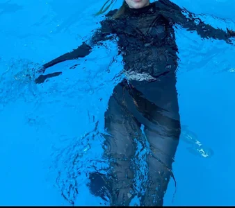 rosy_petal flying lotus slika