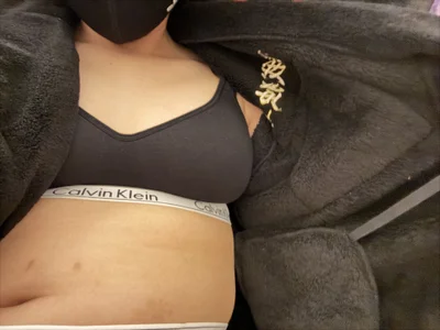 MITUKI0707の全身？の 2枚の写真