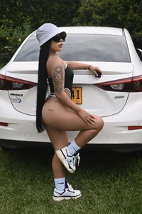 MarianaGarciaa__ a day of pool and lots of fun, come join me Immagine  2