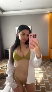 Meowezzy Public Pic