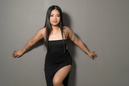 LiilithNova Young and sensual Latina Pic 4