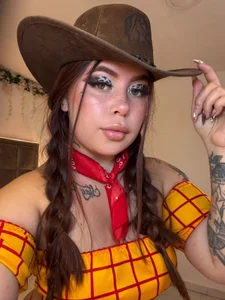 melissa_es Costume #2: Cowgirl.🤠 Pic 2