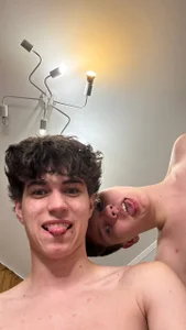 Zdjęcia 1gay1straight Public: 