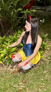 sophie_canbrook1 ❄️❅ ❤️SnowWhite❤️ ❅❄️ Pic 2