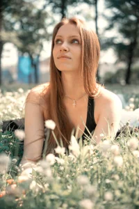 Chloe_Vixen let's go for a walk together? Pic 5