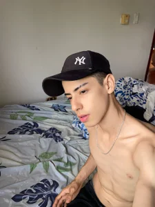 Flirty boy🥵 de Sebastian_Reed  3 Imagens