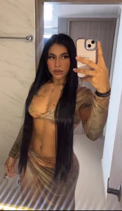 SaraAndrade_ Public Εικόνα