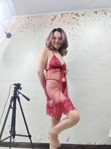 Abril_Sexx Red like my sweet pussy Pic 4